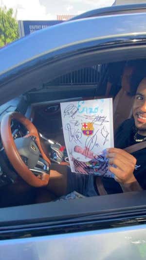 Jules Koundé, a la salida de un entrenamiento.  TIKTOK @ALAD_BARCELONA