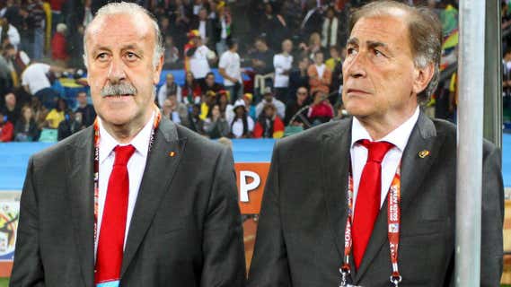 Vicente del Bosque, junto a Toni Grande, en el Mundial de Sudáfrica de 2010/KIM LUDBROOK