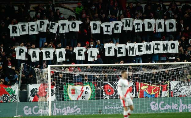 Pancarta en el campo de Vallecas en un partido entre el Rayo y el Mallorca.  Getty Images