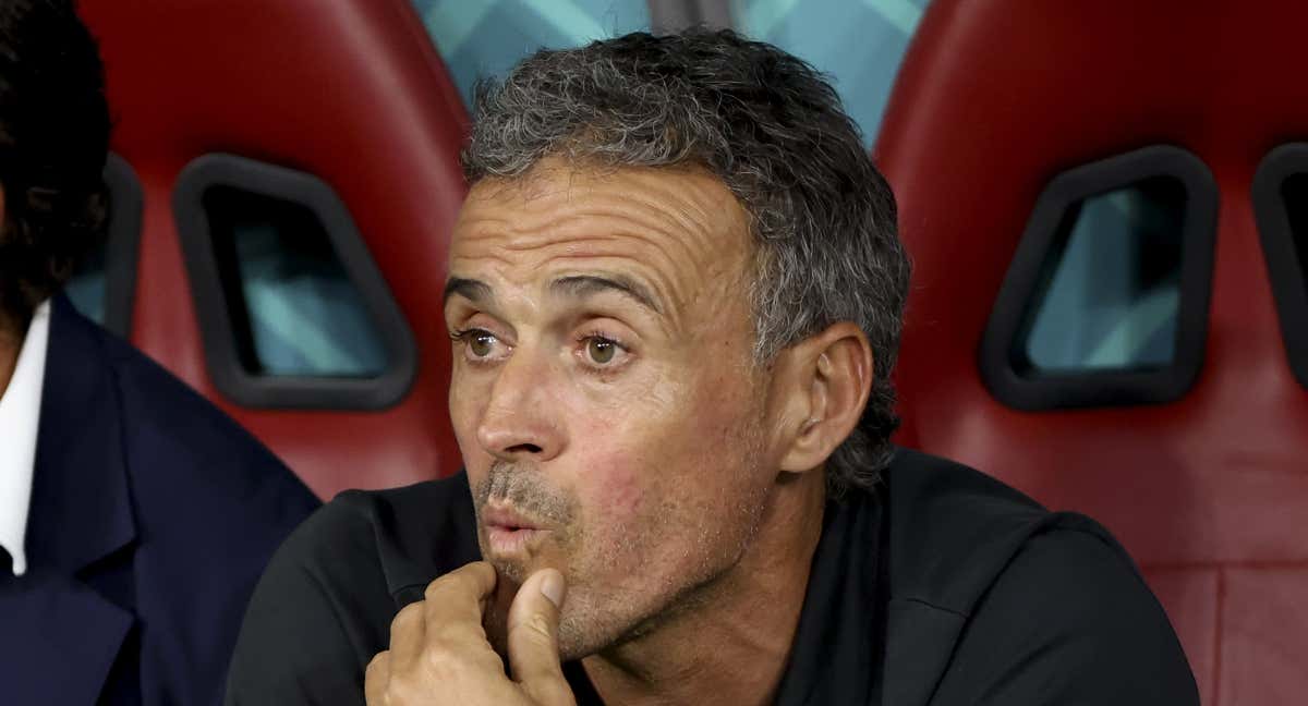 Luis Enrique durante el partido que enfrentó a España contra Japón /GETTY IMAGES