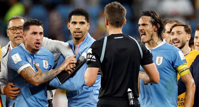 La FIFA abre expediente a Uruguay y a cuatro de sus jugadores