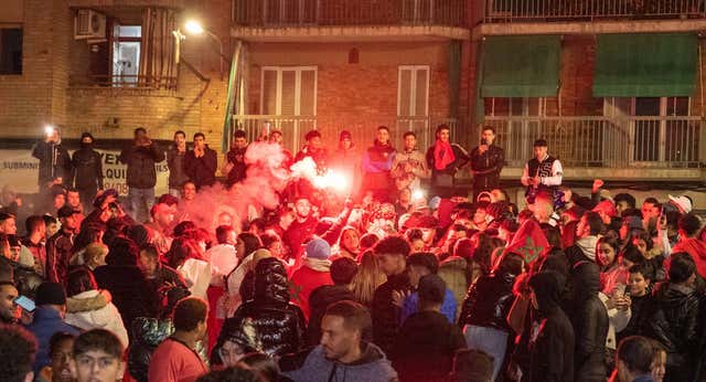 Los marroquíes se lanzan a las calles españolas: de Las Ramblas a la Puerta del Sol
