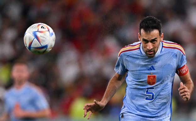 Busquets, el capitán de la Selección, aún no ha decidido su retirada de la Selección.  EFE