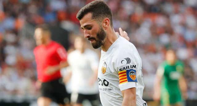 Gayà vuelve a jugar con el Valencia tras no despedirse de Luis Enrique