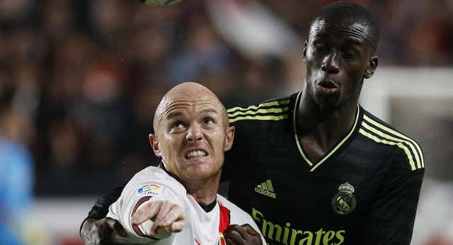 La preocupación del Real Madrid en el mercado son… ¡los laterales!