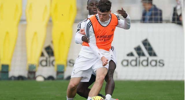 «¡Vaya cañón!»: los jugadores del Real Madrid alucinan con Álex Jiménez