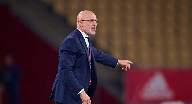 De la Fuente es un enamorado de «levantar hierro»… y de la comida de menú de la RFEF