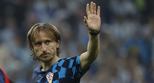 Modric, ovación y queja: «No puedo creer que pitara ese penalti»