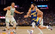Steph Curry está mejorando su unánime temporada de MVP, pero Golden State no le acompaña