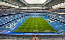Los jardineros 'dan con la tecla': el césped del Bernabéu mejora
