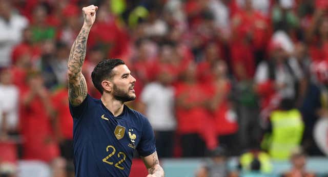 El ‘viaje’ de Theo Hernández: tigres blancos, un palo a Deschamps y una conversión madridista