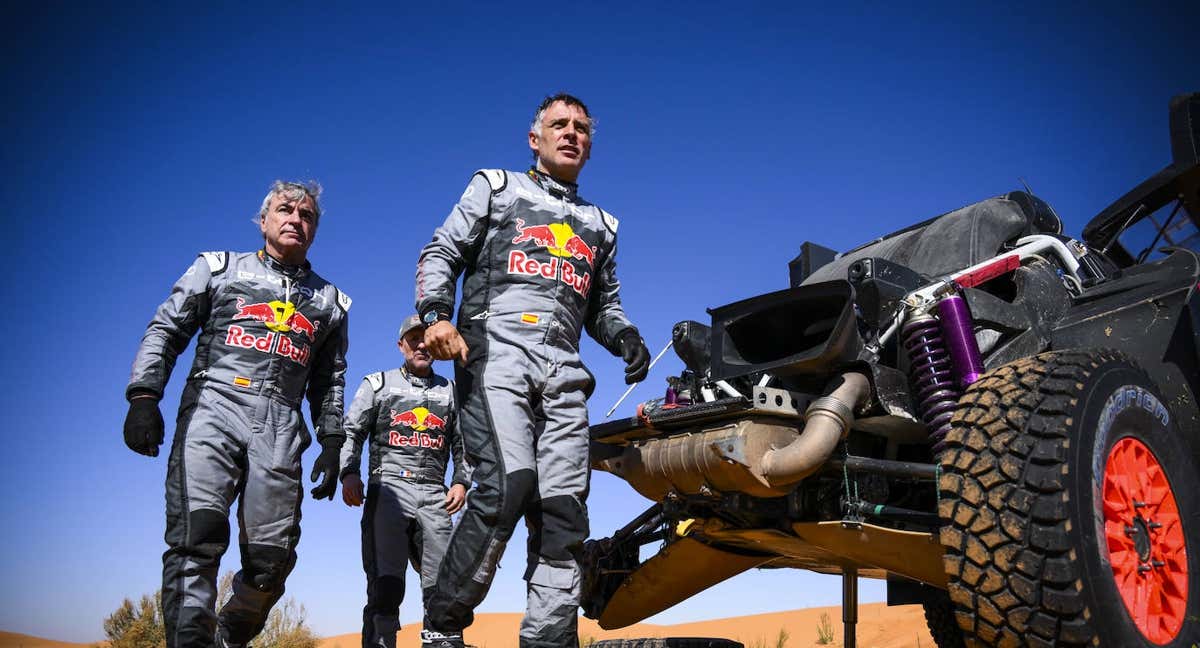 Carlos Sainz y Lucas Cruz, durante el Rally Dakar 2022. /A.S.O. / E. Vargiolu / DPPI