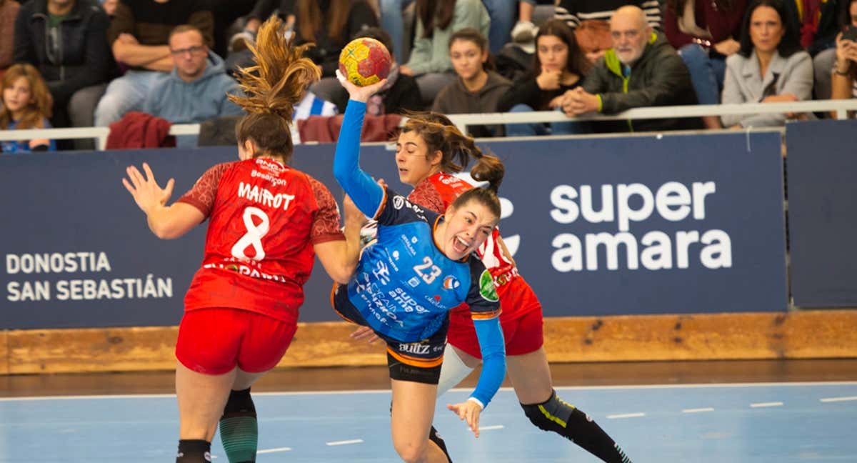 Paula Arcos debuta en una Supercopa de España./BM BERA BERA