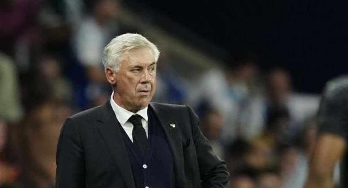 Carlo Ancelotti, en la banda del Santiago Bernabéu.