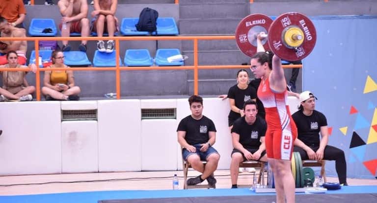 Ayla Camila (17), en una competición.