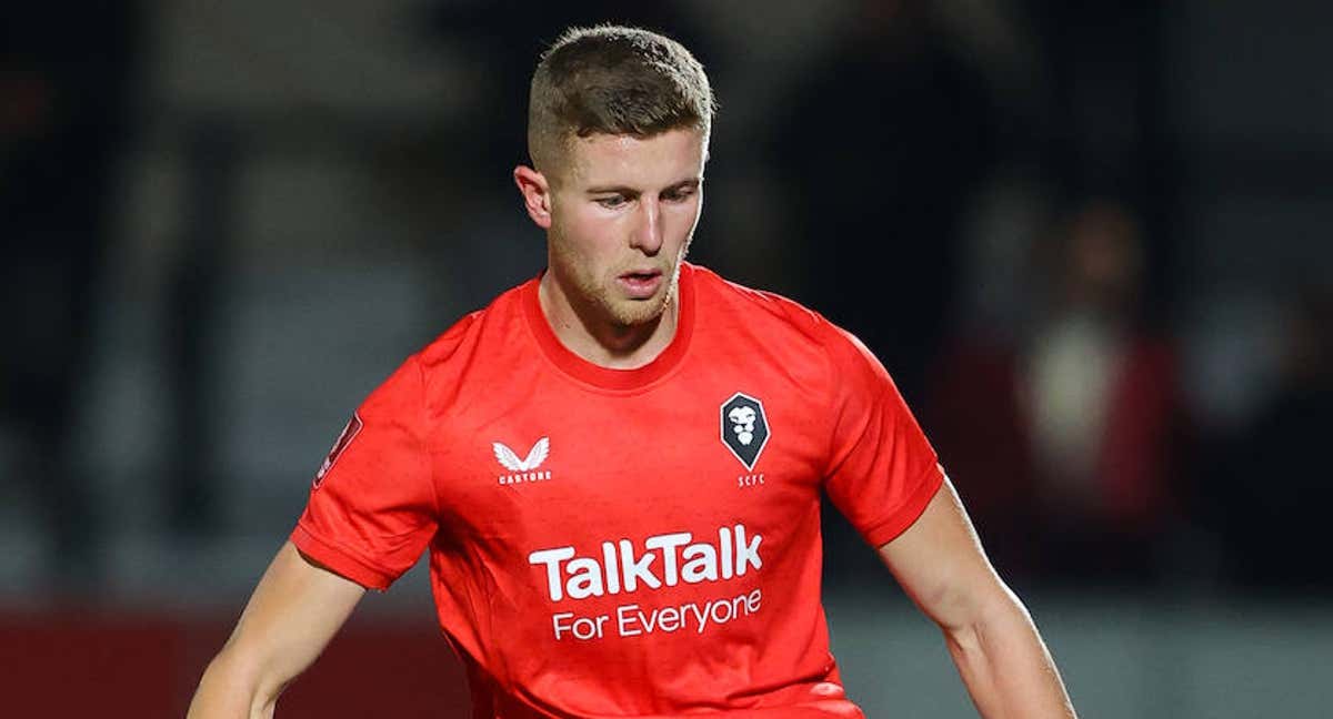 Ryan Leak, futbolista del Salford City.