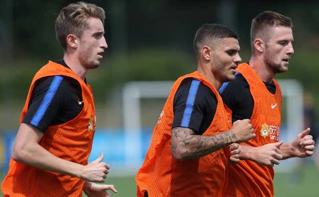 Nolan, Icardi y Skriniar en un entrenamiento. Getty Images