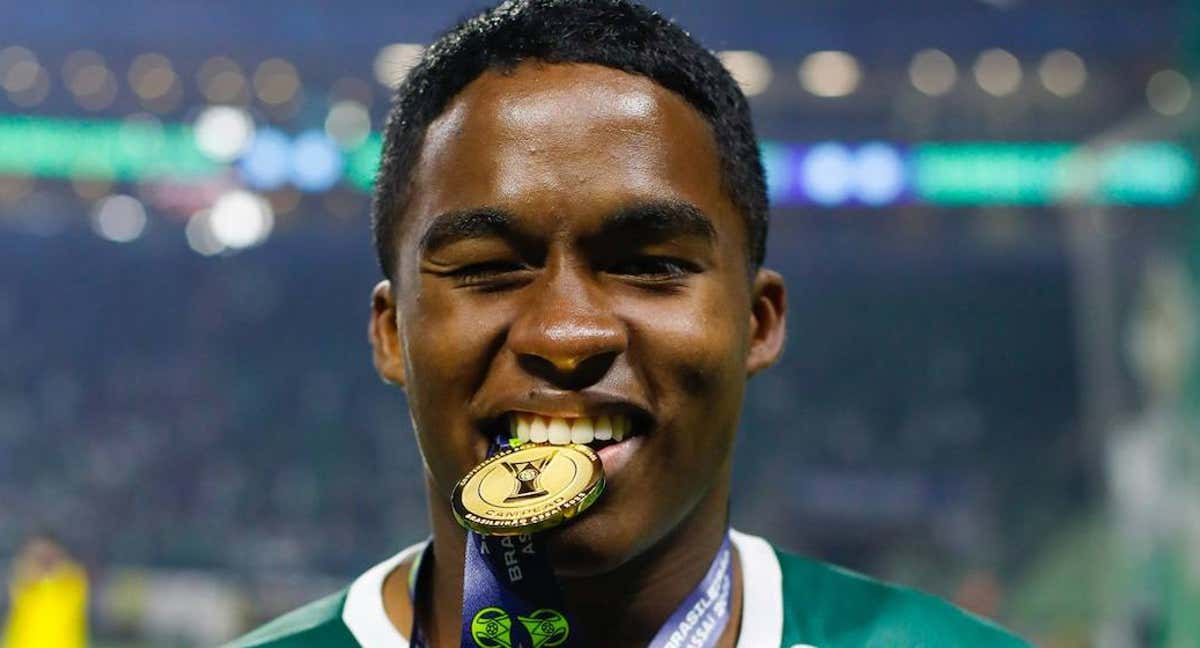 Endrick celebra un título con Palmeiras./