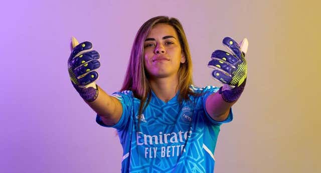 Misa abre el baúl de los recuerdos: el “te quiero” a Van Nistelrooy y la ‘firma’ de Casillas