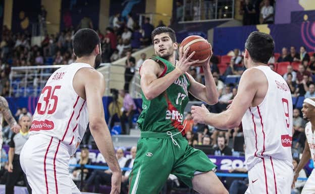 Emil Stoilov, de Movistar Estudiantes, durante el Eurobasket con Bulgaria.  GETTY IMAGES