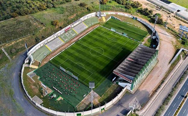 Vista aérea del estadio Príncipe Felipe de Cáceres. CP Cacereño