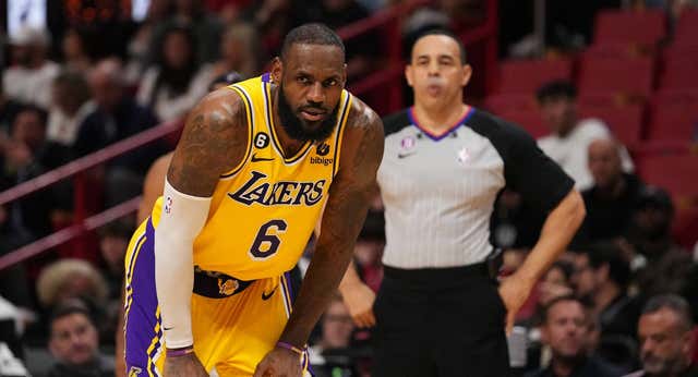 LeBron James está harto de estos Lakers: «No quiero acabar mi carrera jugando a este nivel»