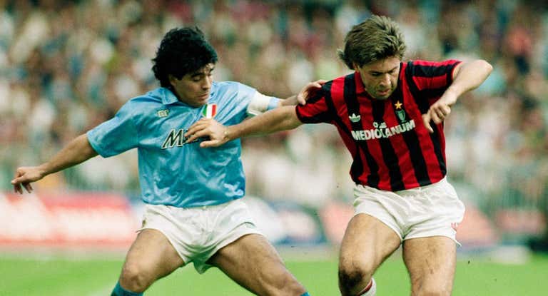 Maradona y Ancelotti durante un partido de la Serie A.