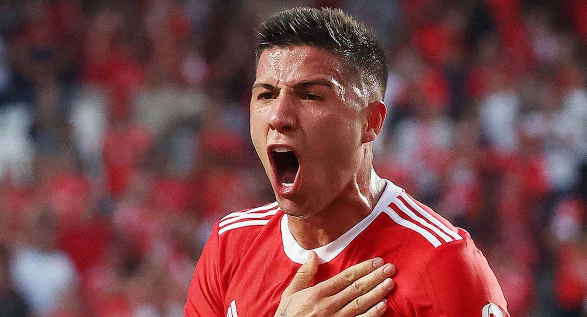 Enzo Fernández celebra uno de sus primeros goles con el Benfica. /@SLBENFICA