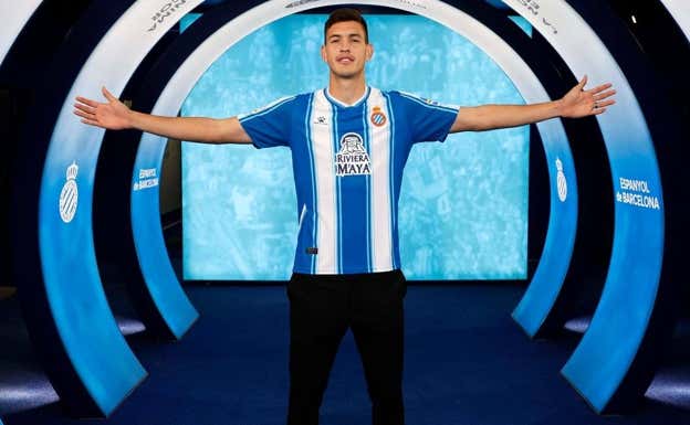 César Montes, en su presentación con el Espanyol.  RCD ESPANYOL
