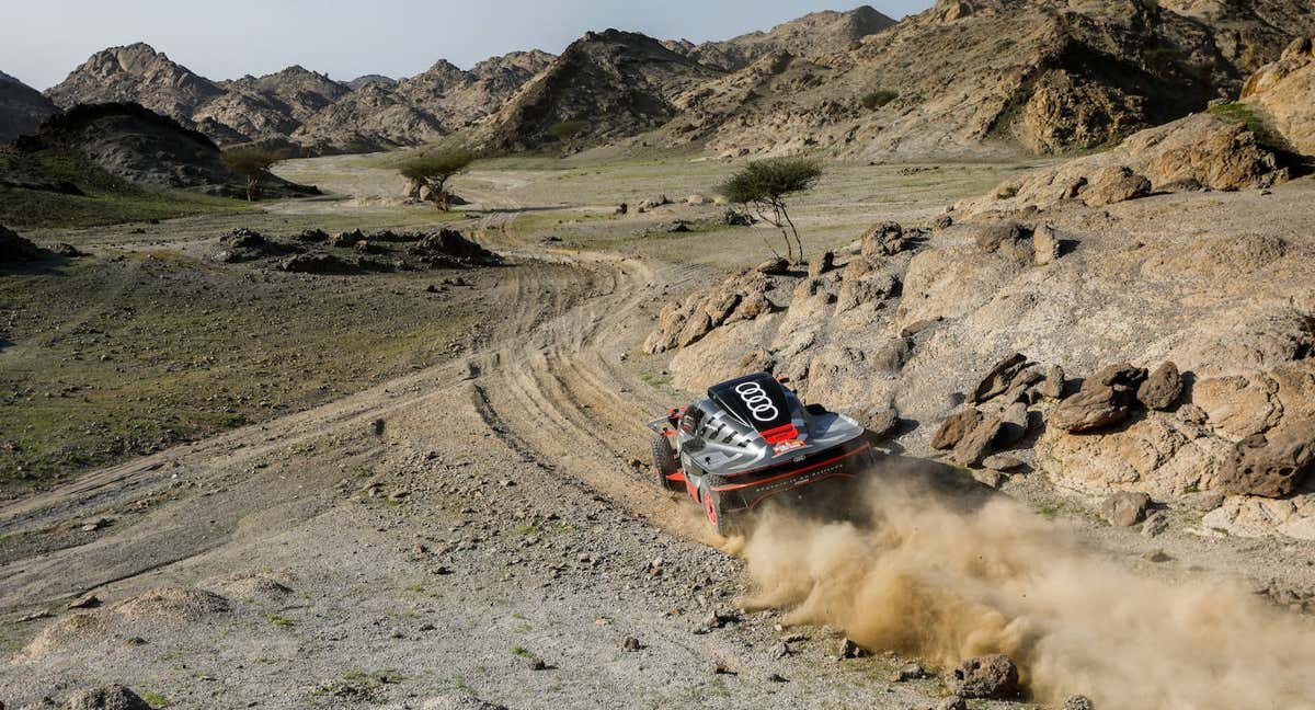 Mattias Ekstrom y Emil Bergkvist, en el Rally Dakar 2023. /Audi Sport