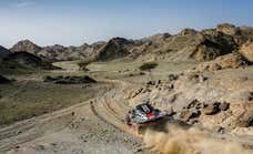 Primera sorpresa en coches en el Rally Dakar: Ekström le arrebata la Prólogo a Loeb; Sainz, 6º