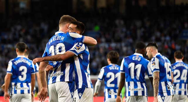 Pablo Barrios y Brais Mendez, luces en una lúgubre vuelta