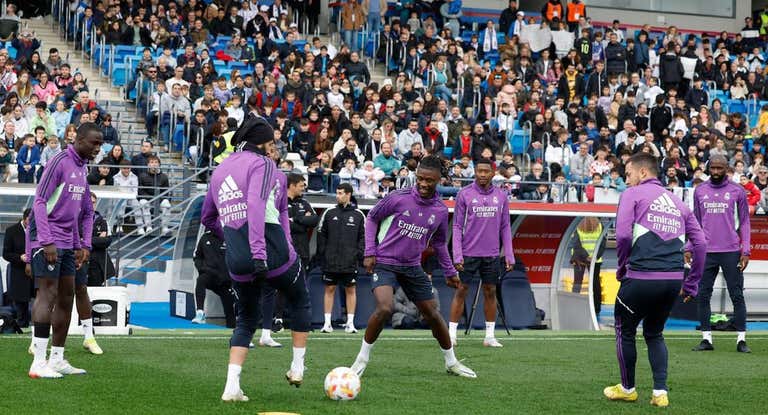 Los jugadores, durante el entrenamiento.