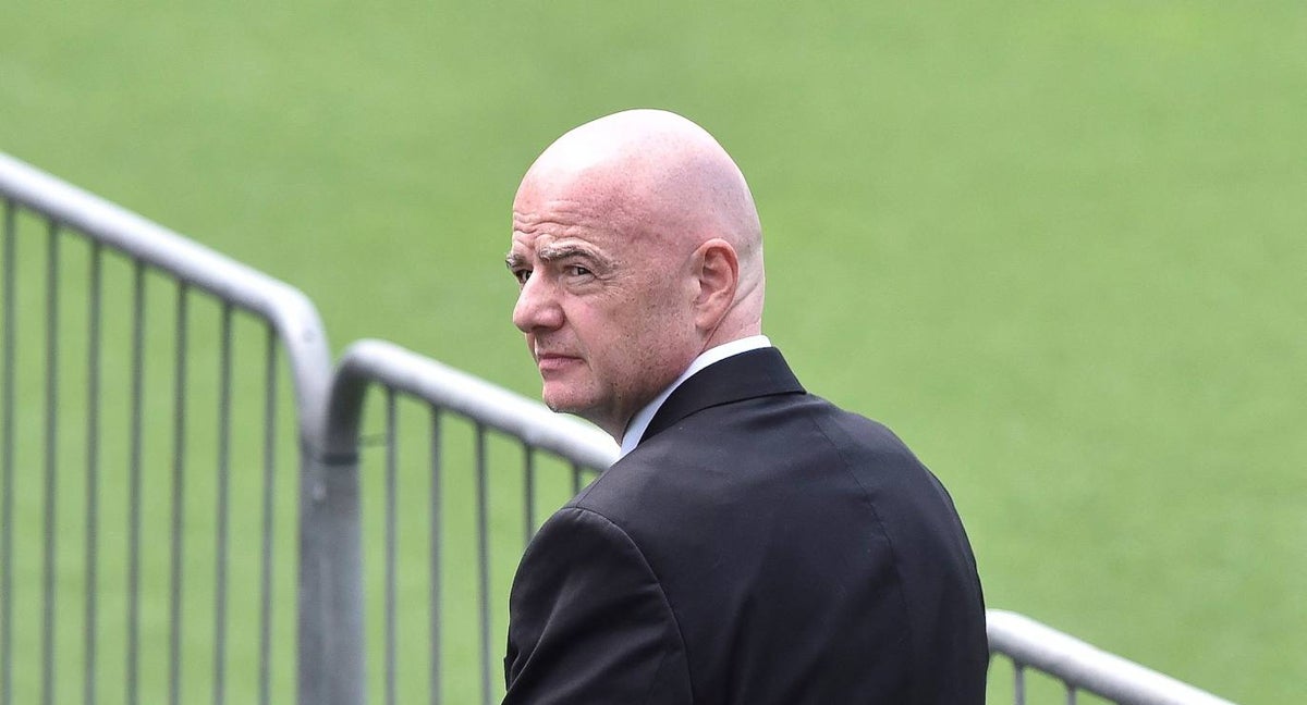 Gianni Infantino, presidente de FIFA, en el velatorio de Pelé