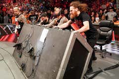 Bloodline vuelve a boicotear Raw