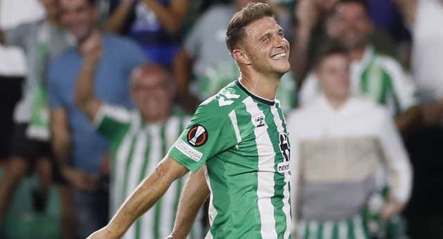 Joaquín, entre el récord y el final de su contrato
