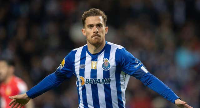 El Oporto rechaza un ofertón por Toni Martínez