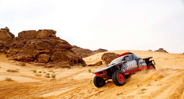 La FIA da más potencia al Audi de Sainz para los próximos días del Rally Dakar 2023