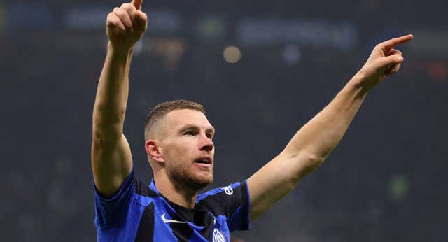Džeko pone fin a la imbatibilidad del Nápoles