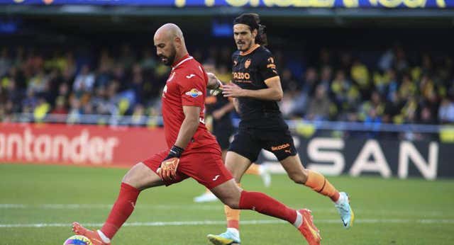 Sin Rulli, la apuesta es Pepe Reina y no ir al mercado