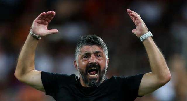 Gattuso espera fichajes con Nández en ‘stand by’ y sin moverse por Demme