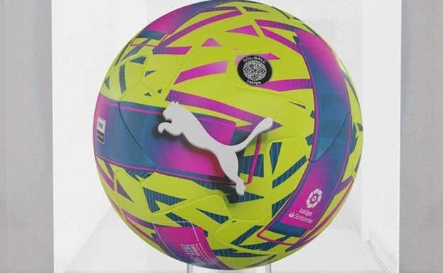 Balón de gol de LaLiga en el que se puede ver el código blockchain de Gol-Ball.  LALIGA