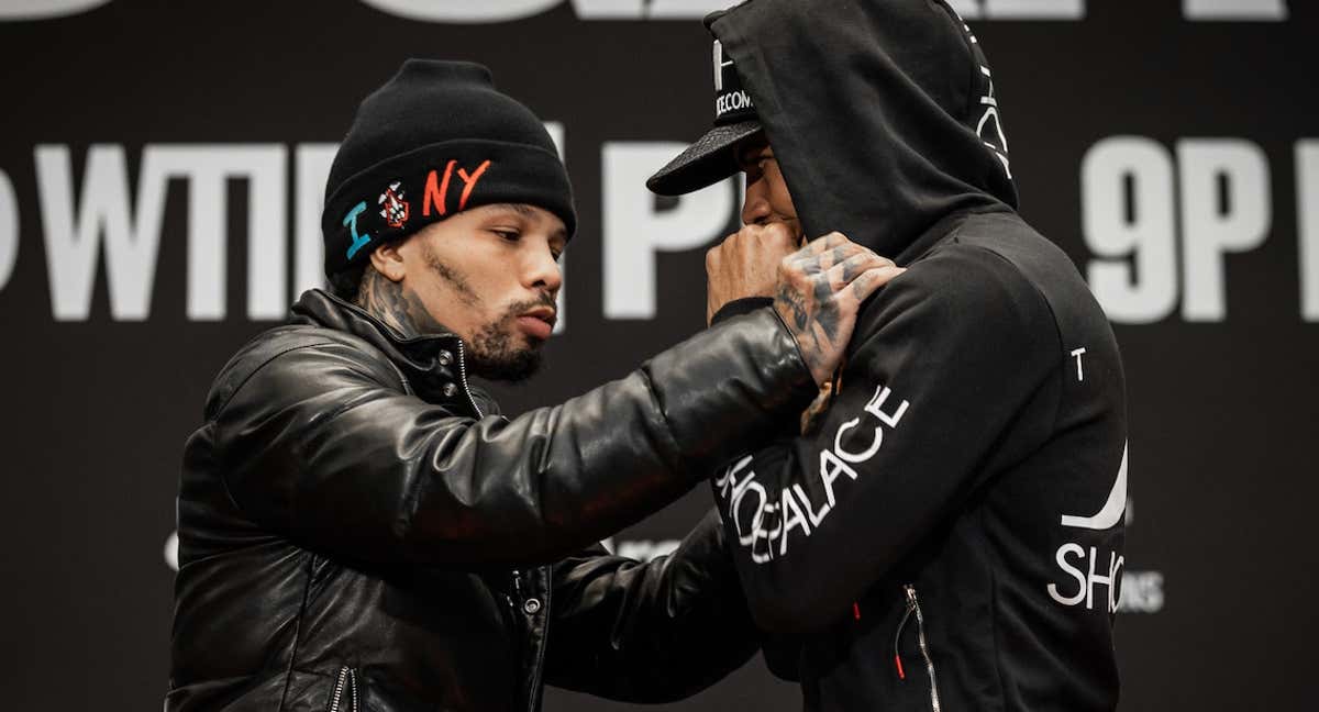 Gervonta Davis y Héctor Luis García se empujan durante la rueda de prensa previa a su combate./Amanda Westcott/Showtime