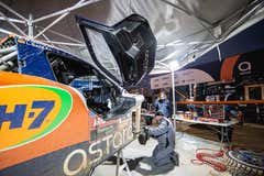 Un día dentro de un equipo del Dakar: cansancio, dedicación y precisión