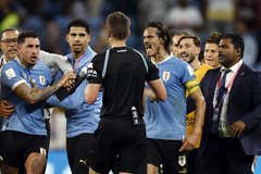 Cavani: «Si me sancionan por pegar al VAR, al árbitro tienen que meterlo preso»