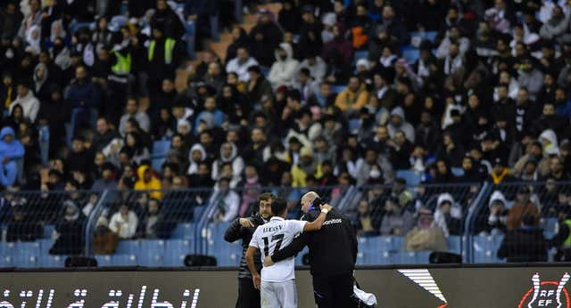 El Madrid es un parte: esguince de Lucas Vázquez, mareo de Militao y golpe en la rodilla de Camavinga