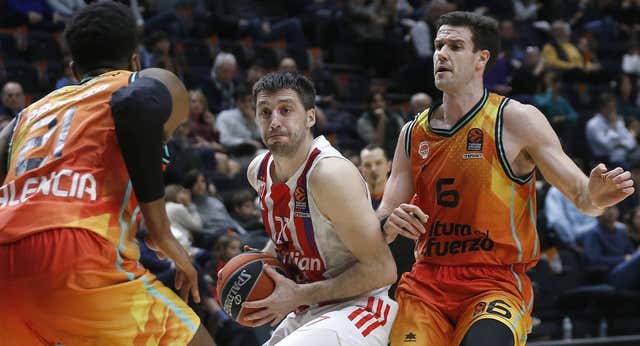 Cronología de un caos en la Euroliga con el Valencia Basket como víctima de una ‘alineación indebida’