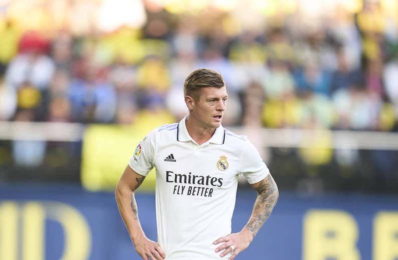 Ni el Madrid quiere que Kroos se retire, ni los datos se lo 'permiten'