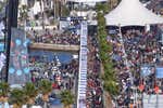 Una salida de récord: 140.000 personas para ver vela en Alicante