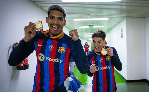El Barça, supercampeón de España.  FC BARCELONA